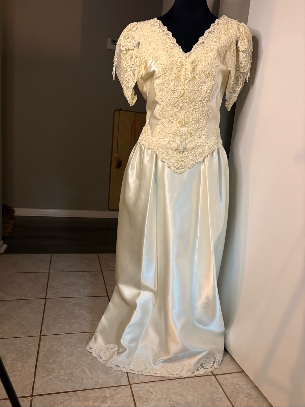 Ivory Lace Appliqué Satin Wedding Dress